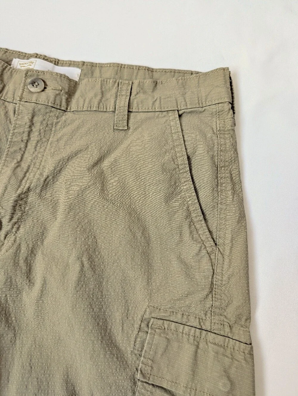 Signature by Levi Strauss Khaki Cargo Shorts Men's Size 34 Comfy Stretch Casual
